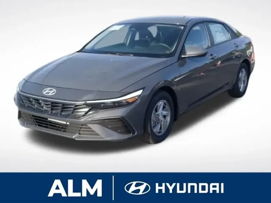 2025 Hyundai Elantra SE photo 1