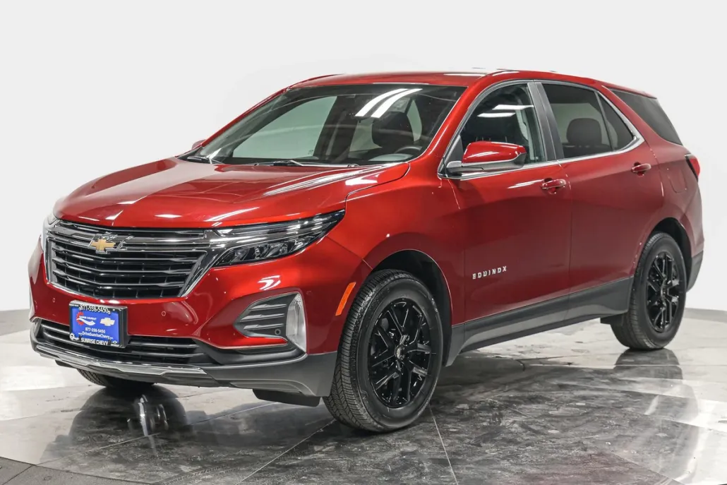 2023 Chevrolet Equinox LT photo 1