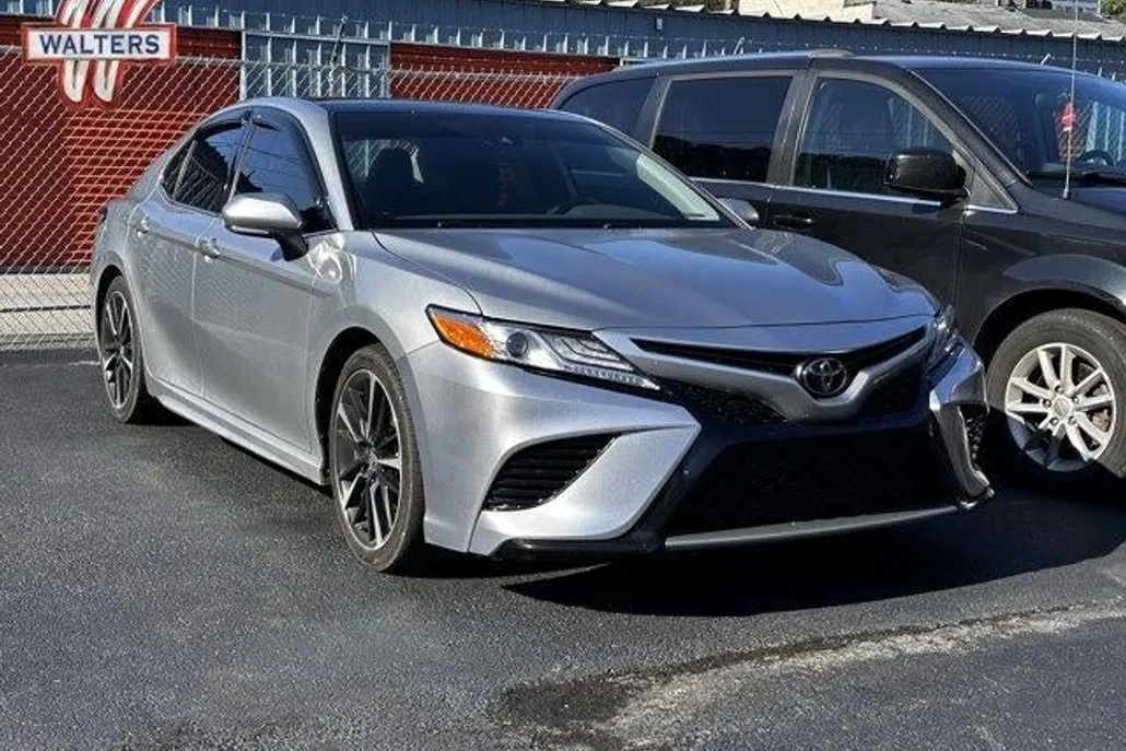 2020 Toyota Camry XSE photo 1