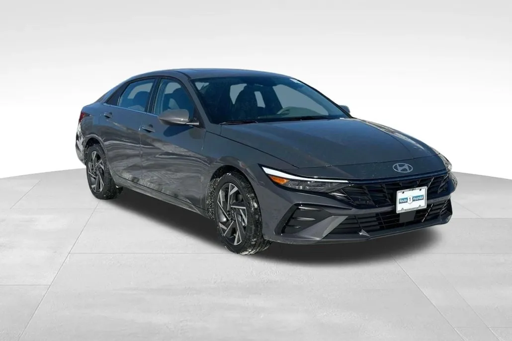 2025 Hyundai Elantra SEL Convenience photo 1