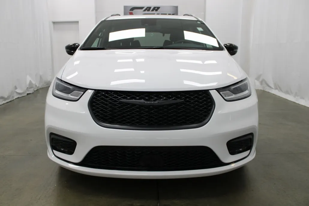2025 Chrysler Pacifica Limited photo 1
