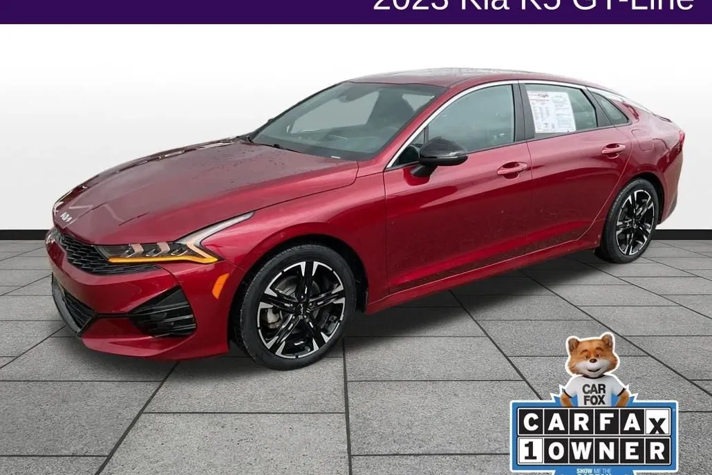 2023 Kia K5 GT-Line photo 1
