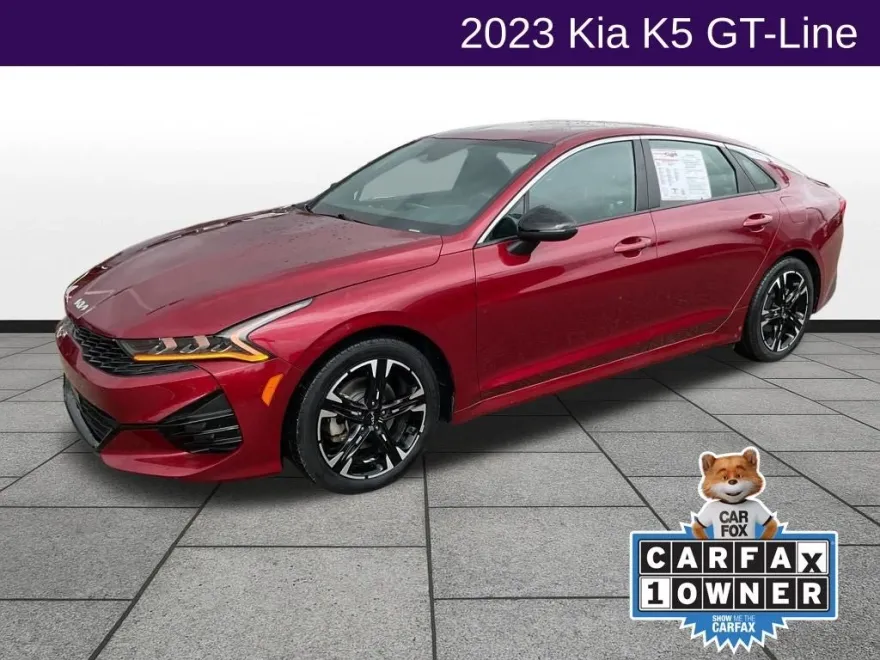 2023 Kia K5 GT-Line photo 1
