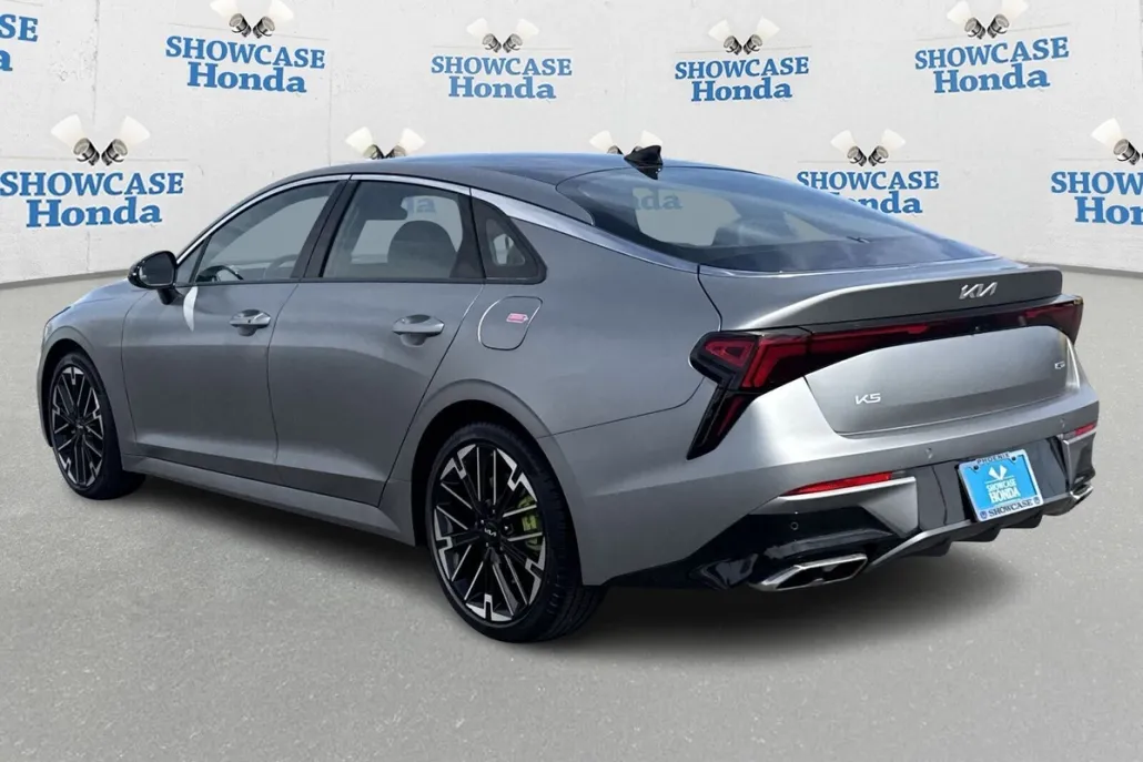2025 Kia K5 GT photo 1
