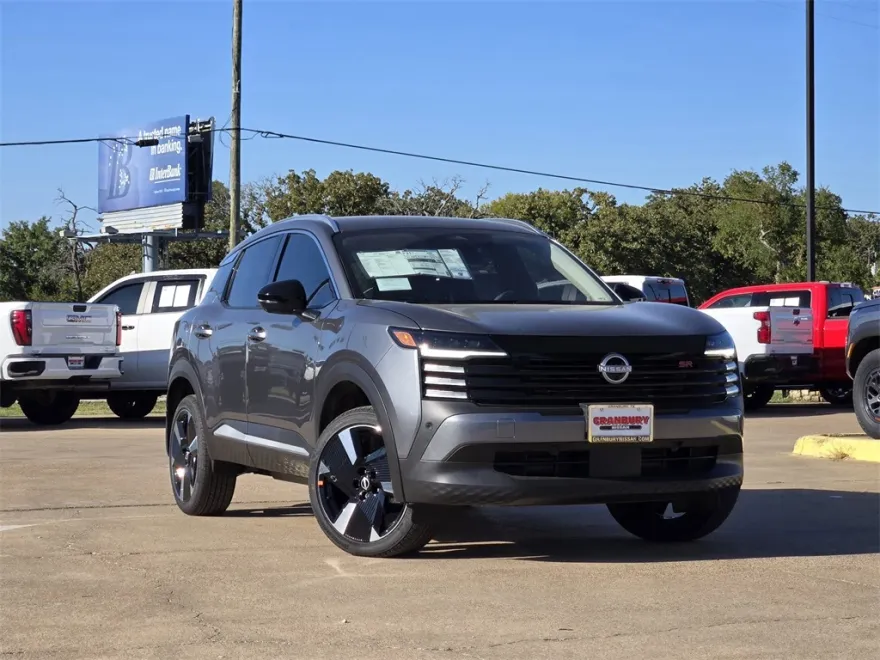 2026 Nissan Kicks SR photo 1