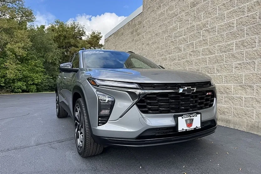 2024 Chevrolet Trax photo 1