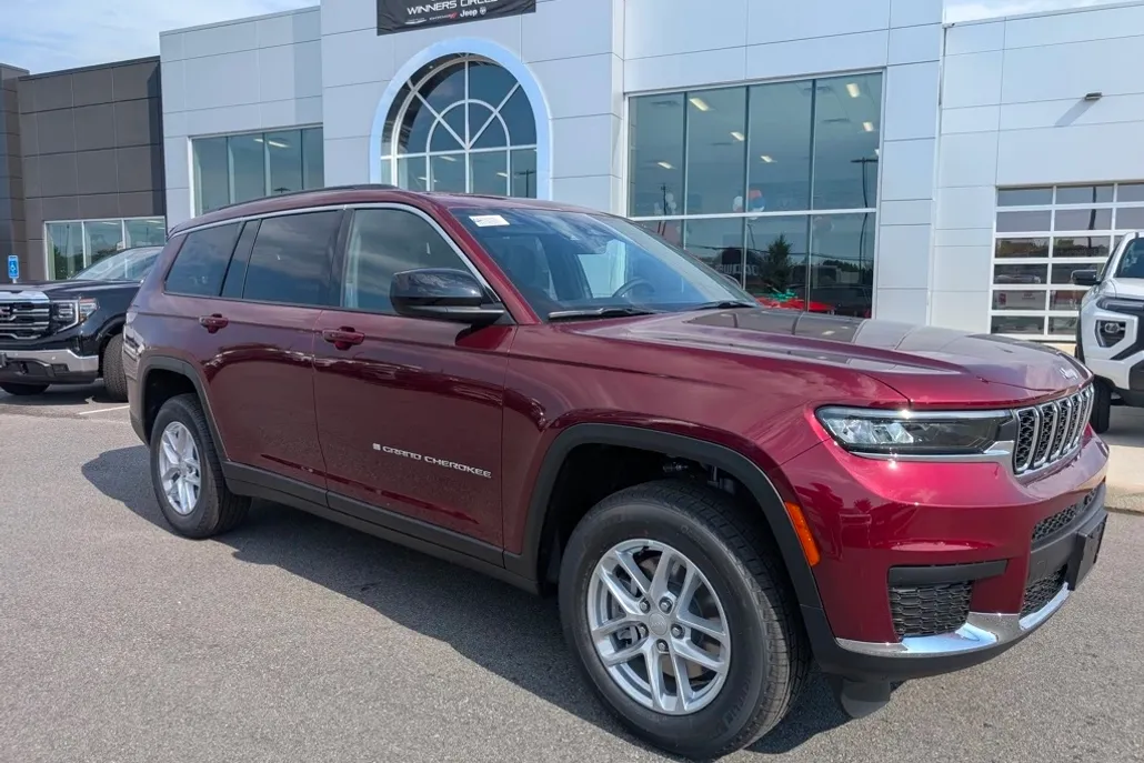 2025 Jeep Grand Cherokee L photo 1