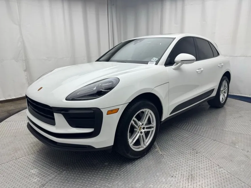 2022 Porsche Macan Base photo 1