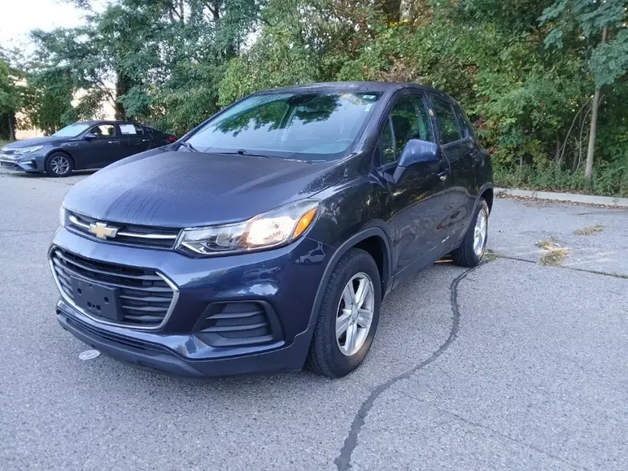 2019 Chevrolet Trax LS photo 1