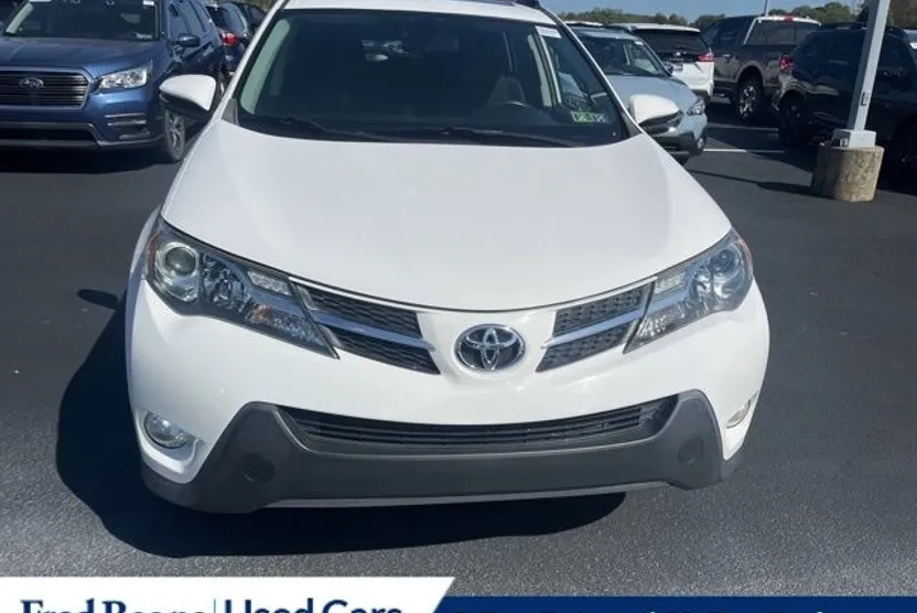2015 Toyota RAV4 XLE photo 1