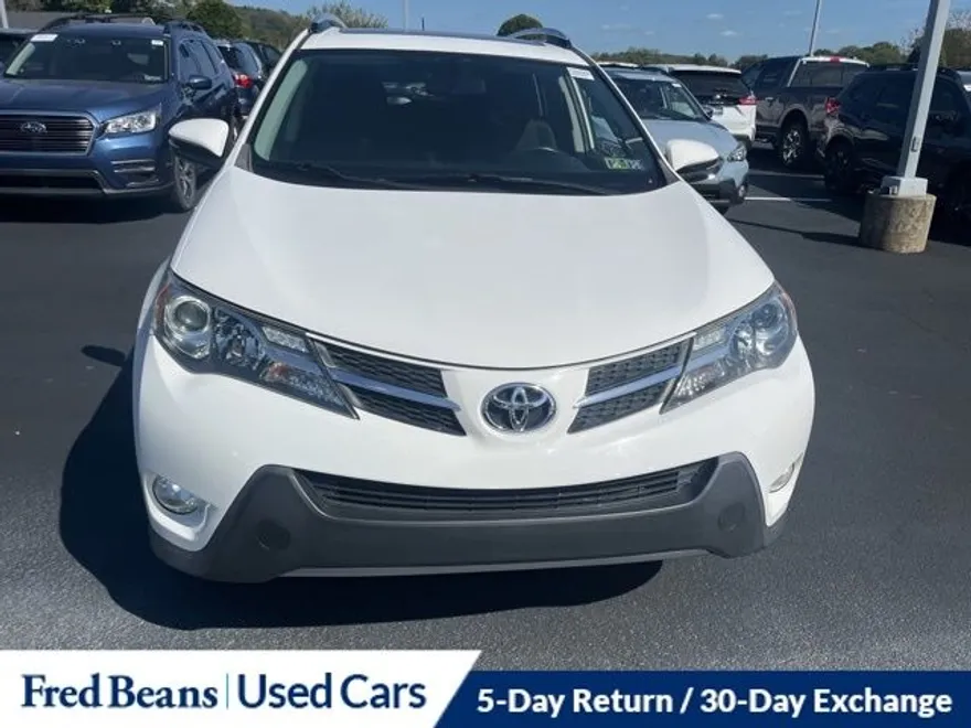 2015 Toyota RAV4 XLE photo 1