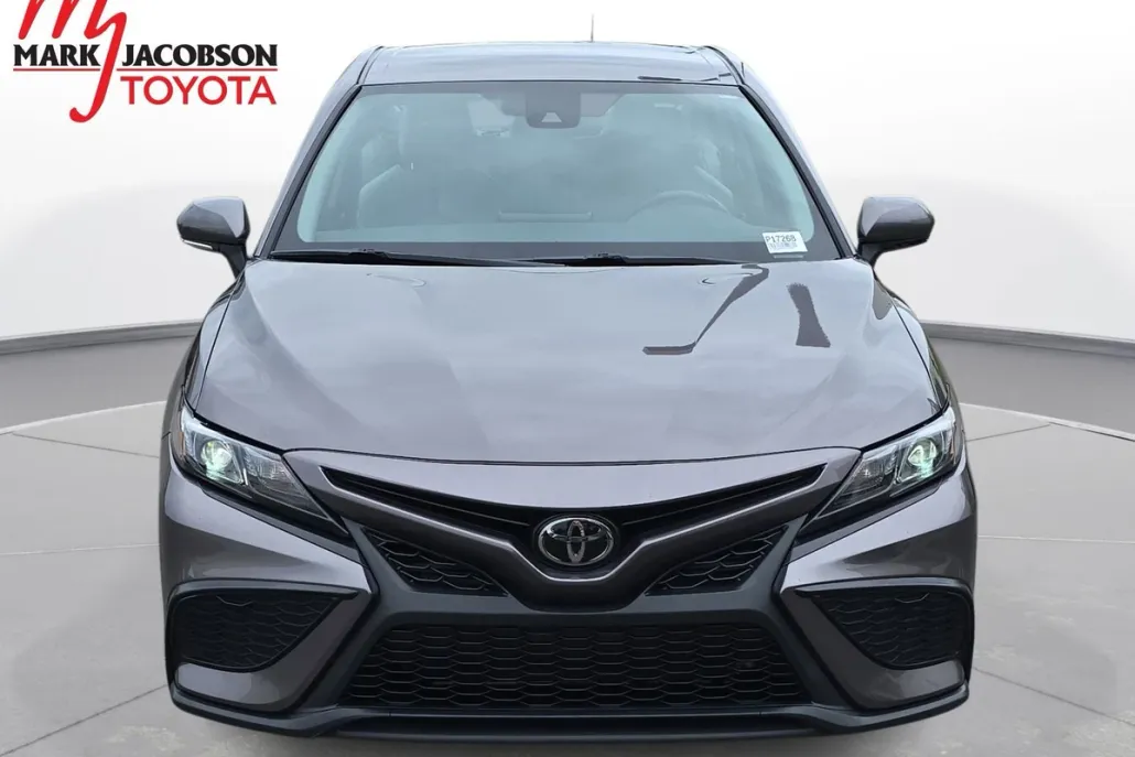 2024 Toyota Camry SE photo 1