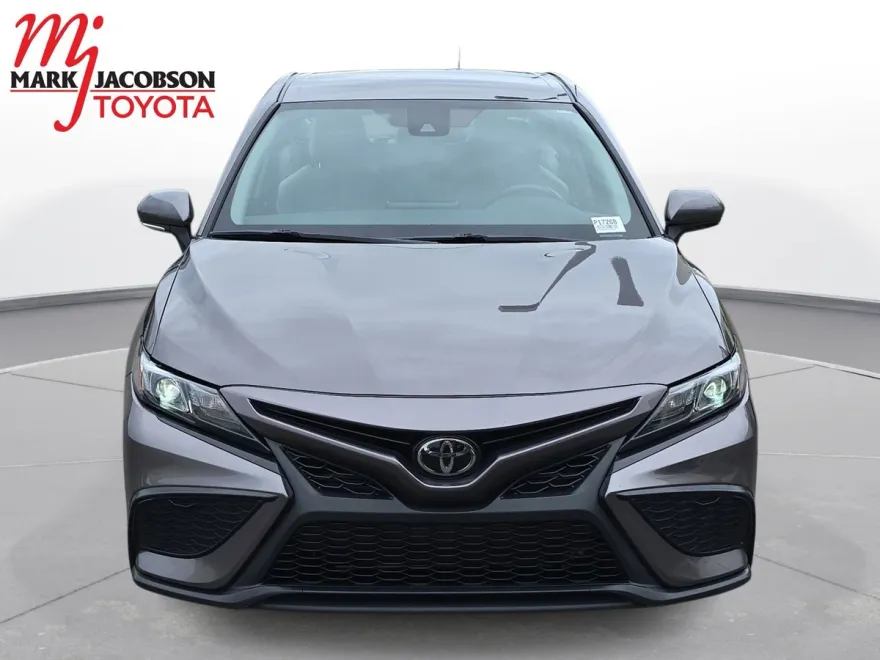2024 Toyota Camry SE photo 1