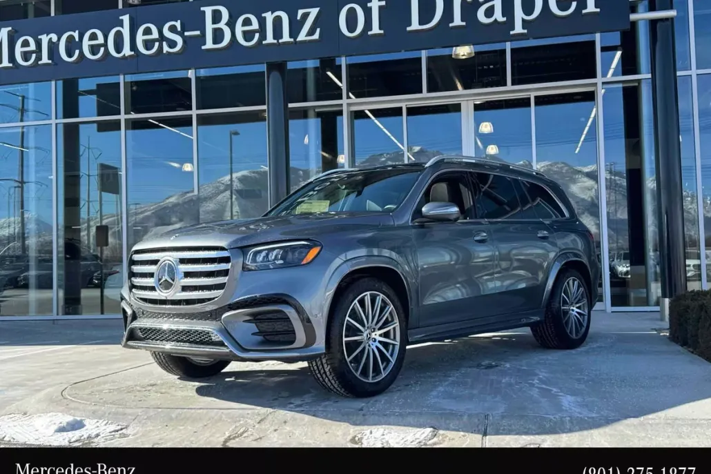 2025 Mercedes Benz GLS 450 4MATIC photo 1