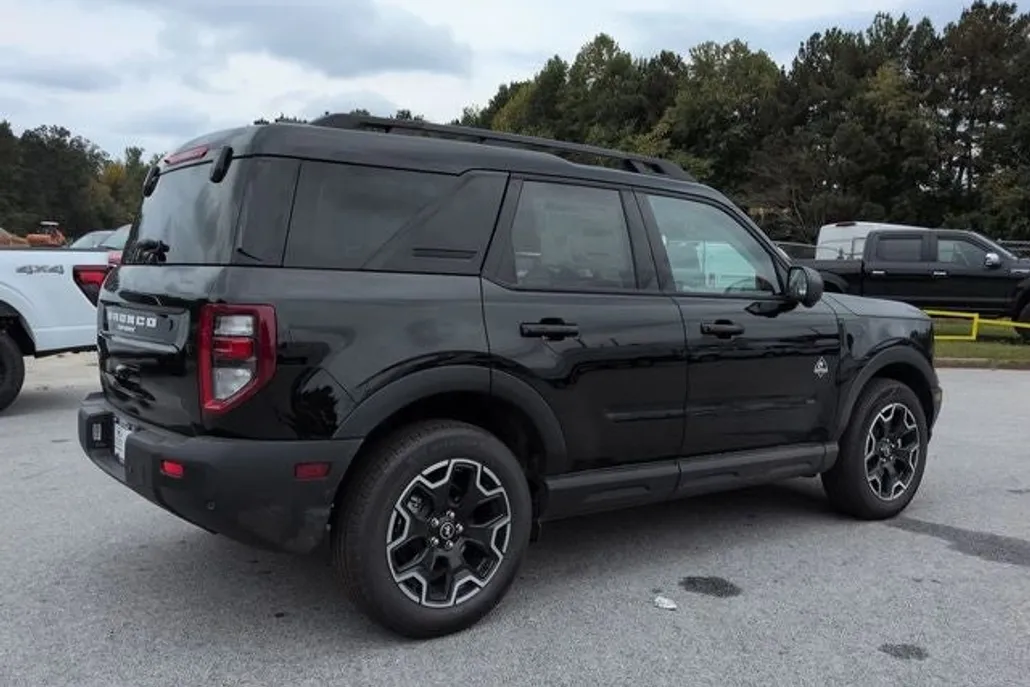 2025 Ford Bronco Sport Outer Banks photo 1