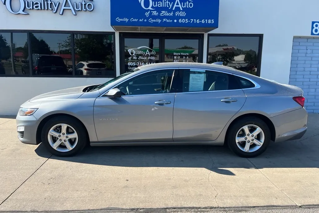 2023 Chevrolet Malibu 1LT photo 1