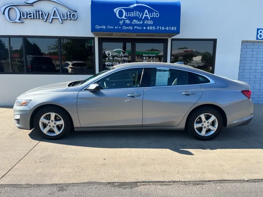 2023 Chevrolet Malibu 1LT photo 1