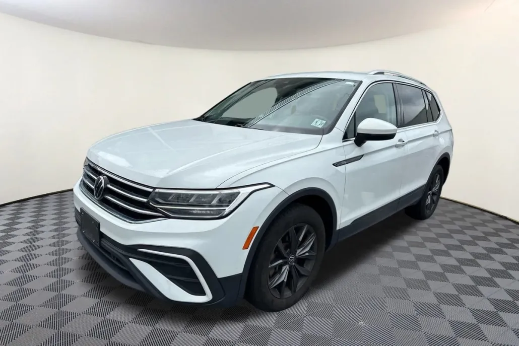 2022 Volkswagen Tiguan SE photo 1