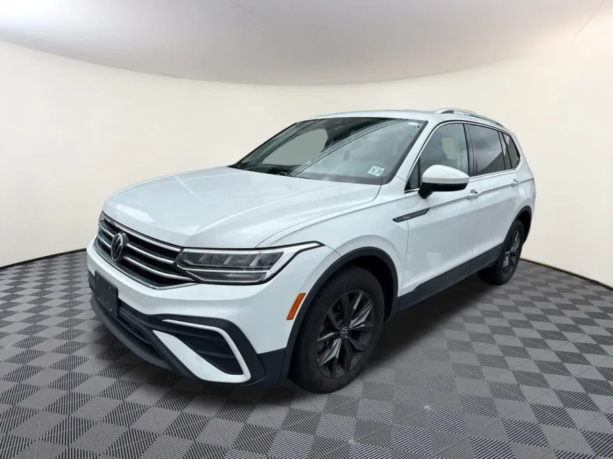 2022 Volkswagen Tiguan SE photo 1