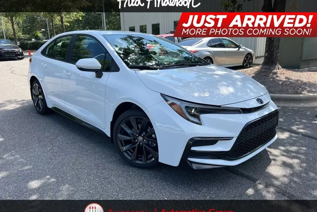 2025 Toyota Corolla SE photo 1