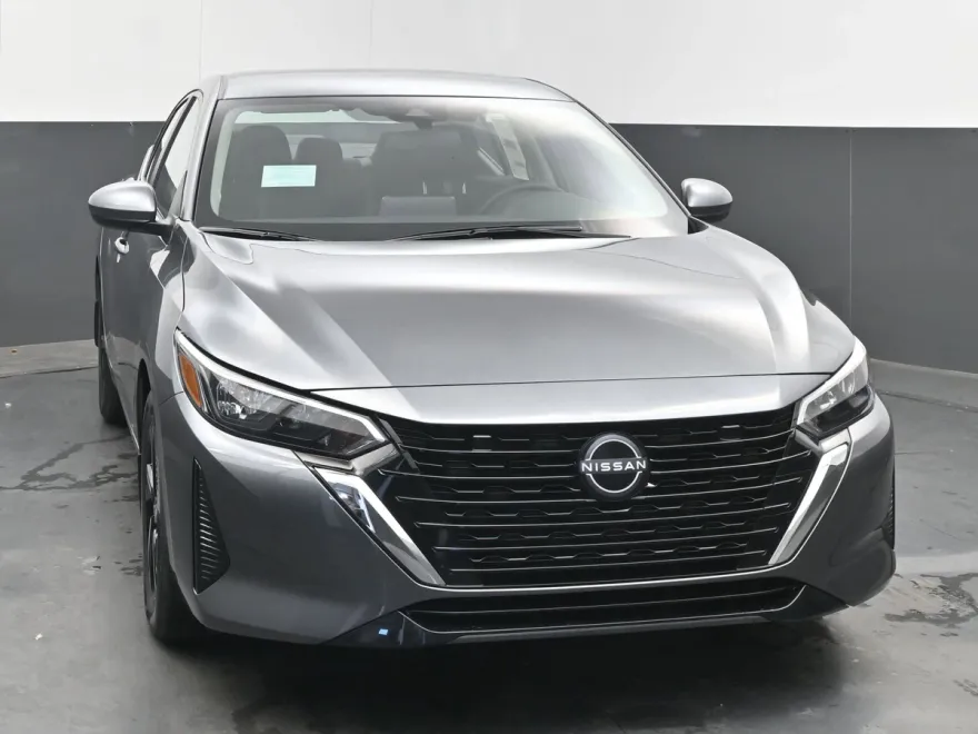2025 Nissan Sentra SV photo 1