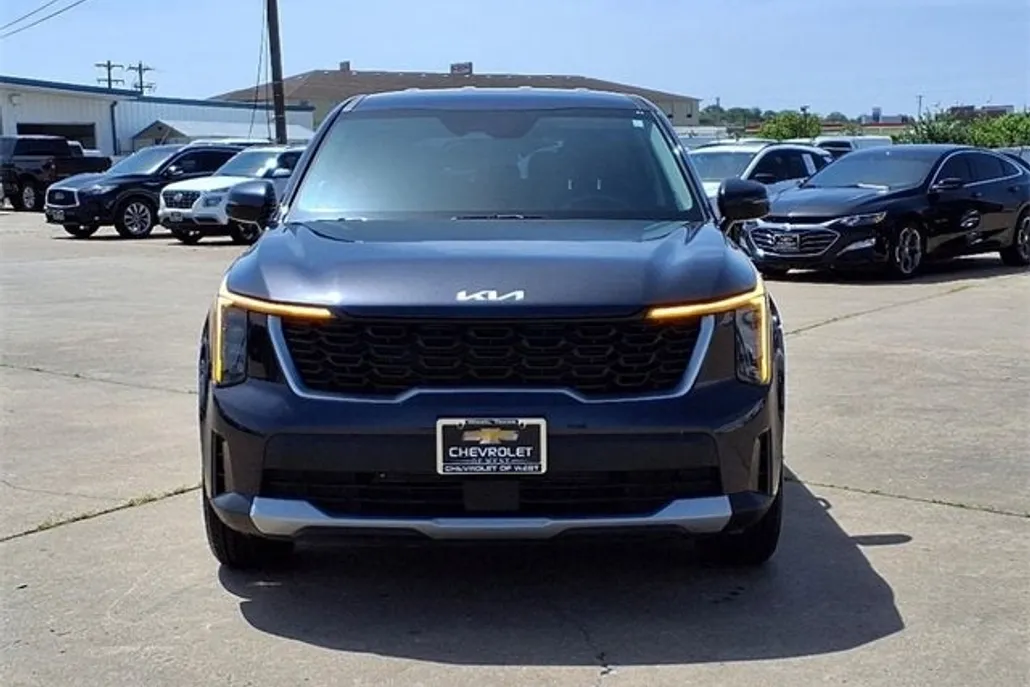 2025 Kia Sorento LX photo 1