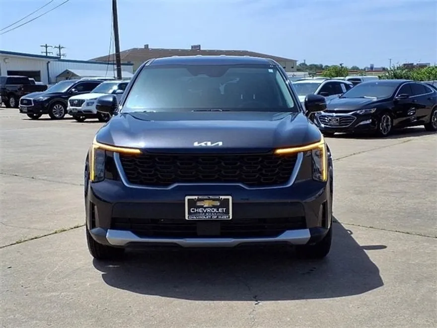 2025 Kia Sorento LX photo 1