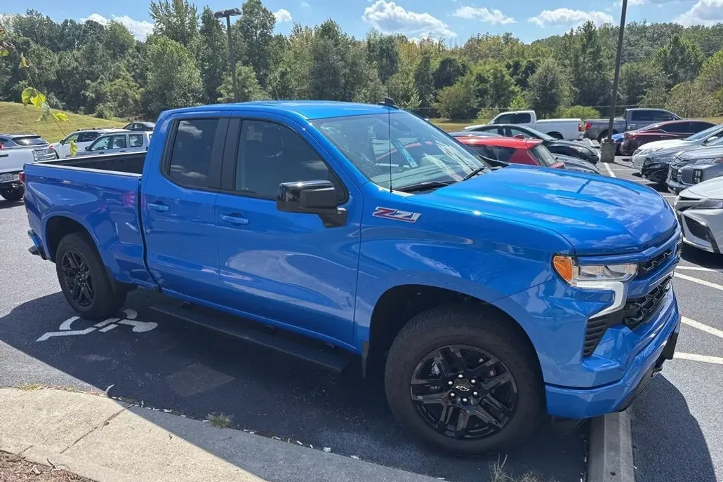 2025 Chevrolet Silverado 1500 RST photo 1
