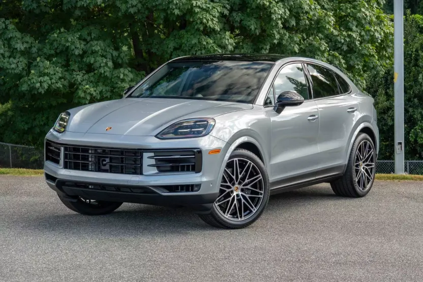 2026 Porsche Cayenne Base photo 1