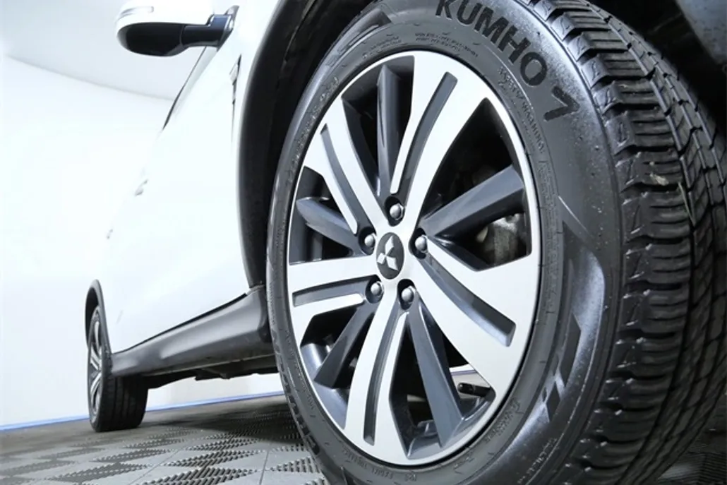 2021 Mitsubishi Outlander Sport SE photo 1