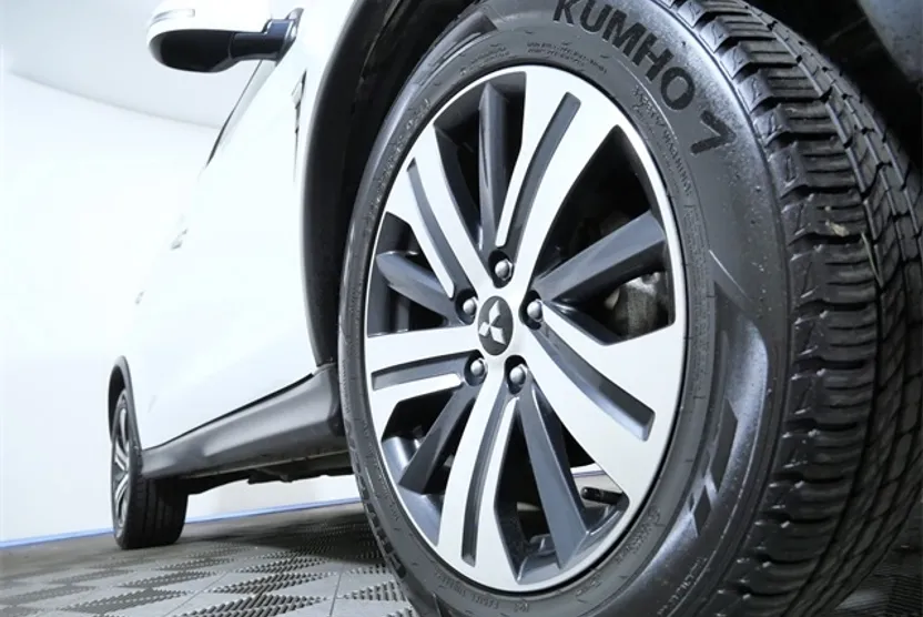 2021 Mitsubishi Outlander Sport SE photo 1