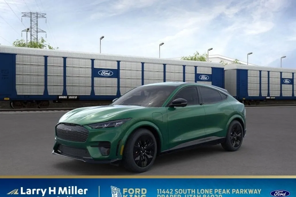 2025 Ford Mustang Mach-E GT photo 1