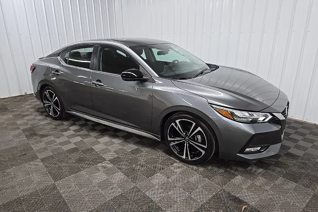 2021 Nissan Sentra SR photo 1