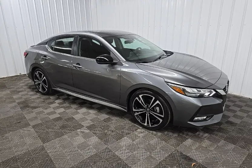 2021 Nissan Sentra SR photo 1