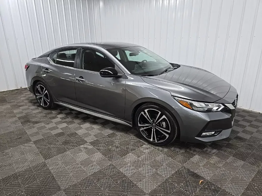 2021 Nissan Sentra SR photo 1