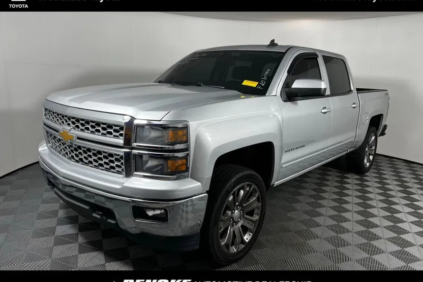 2015 Chevrolet Silverado 1500 LT photo 1