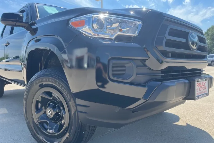 2023 Toyota Tacoma SR5 photo 1