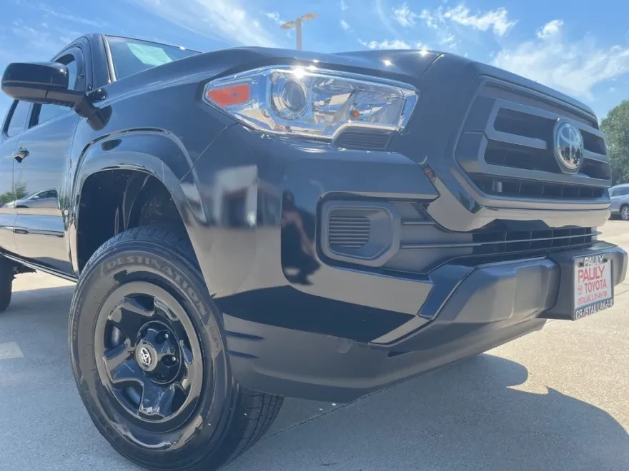 2023 Toyota Tacoma SR5 photo 1