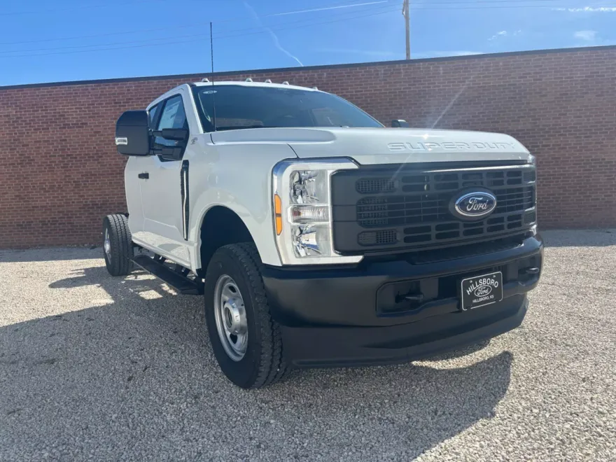 2025 Ford F-350 XL photo 1