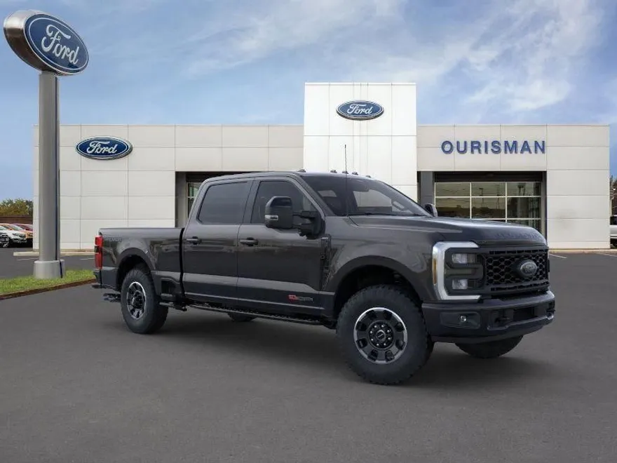 2025 Ford F-250 Lariat photo 1