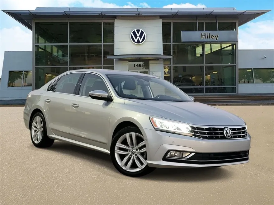 2018 Volkswagen Passat 2.0T SEL Premium photo 1