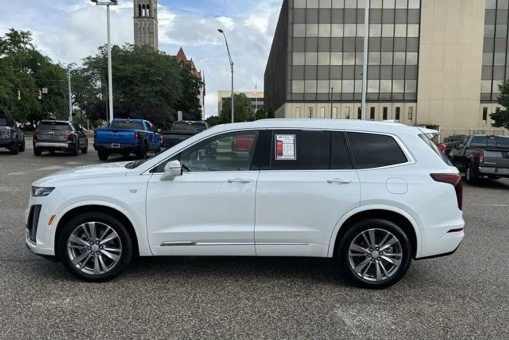 2024 Cadillac XT6 Premium Luxury photo 1