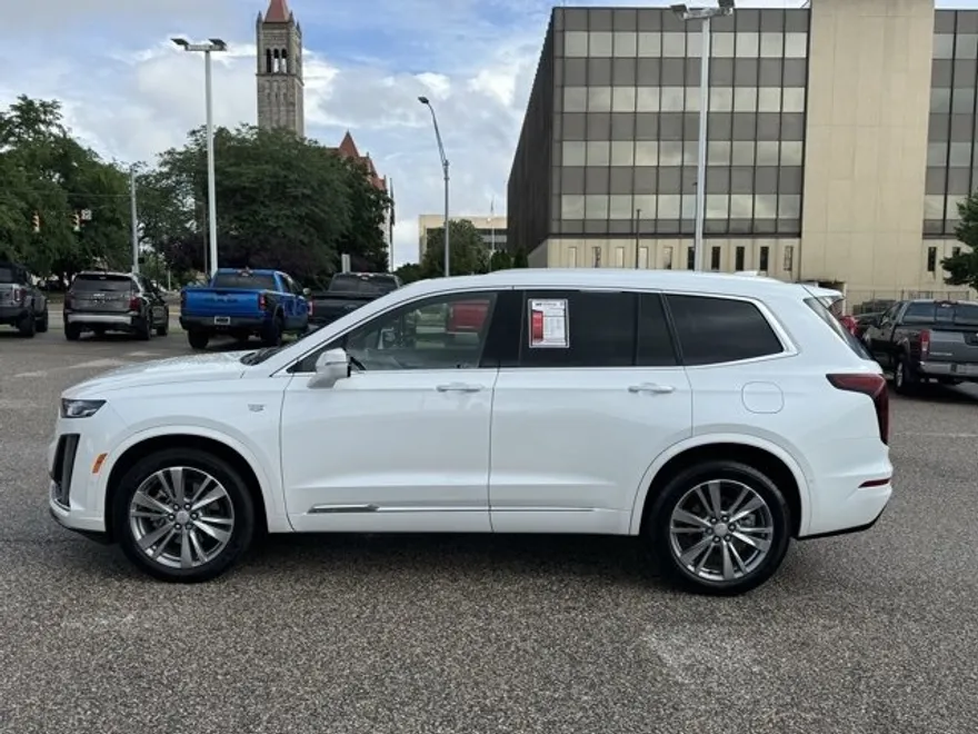 2024 Cadillac XT6 Premium Luxury photo 1