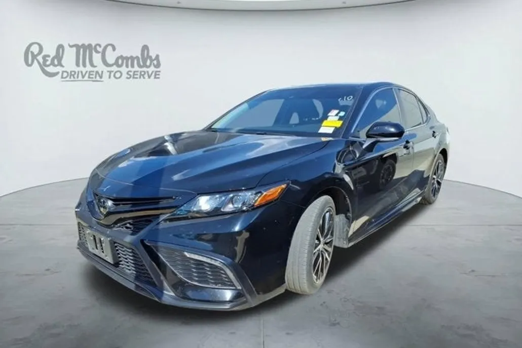 2024 Toyota Camry SE photo 1