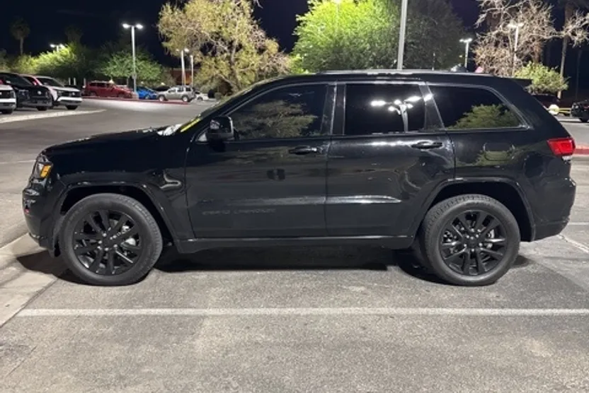 2019 Jeep Grand Cherokee Altitude photo 1