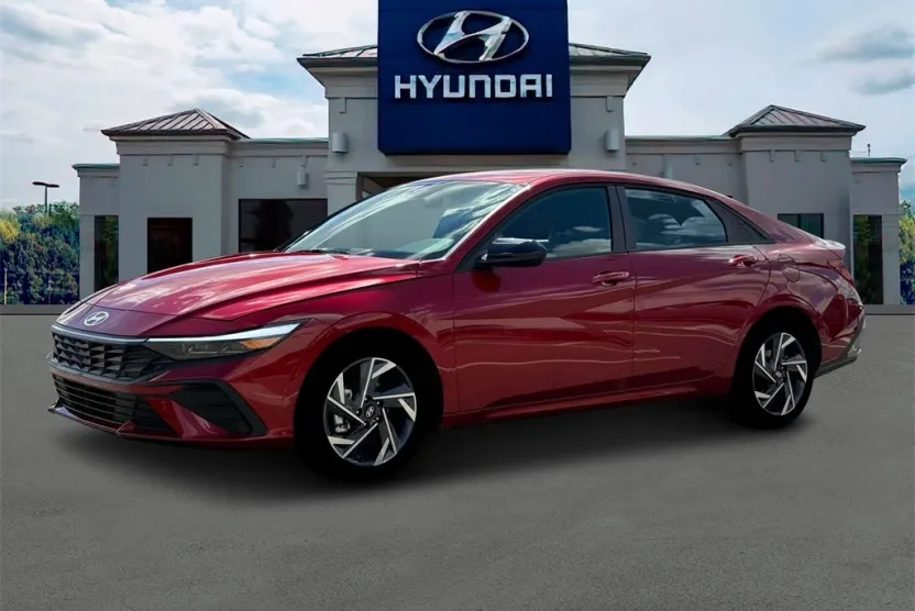 2025 Hyundai Elantra SEL Sport photo 1