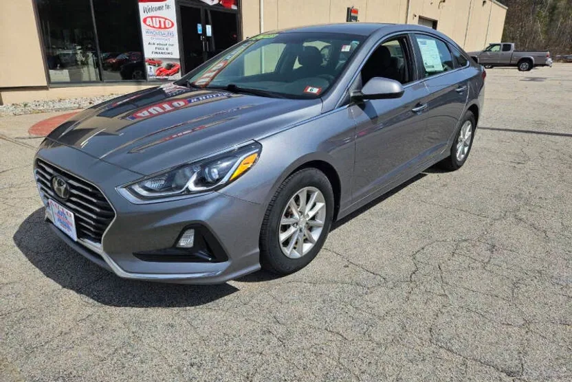 2019 Hyundai Sonata SE photo 1