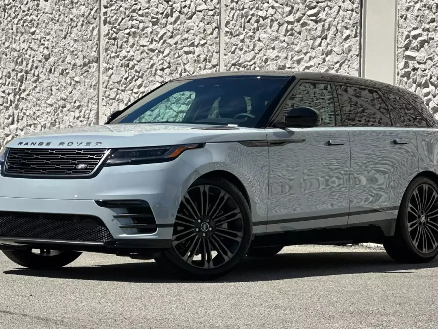 2026 Land Rover Range Rover Velar SE photo 1