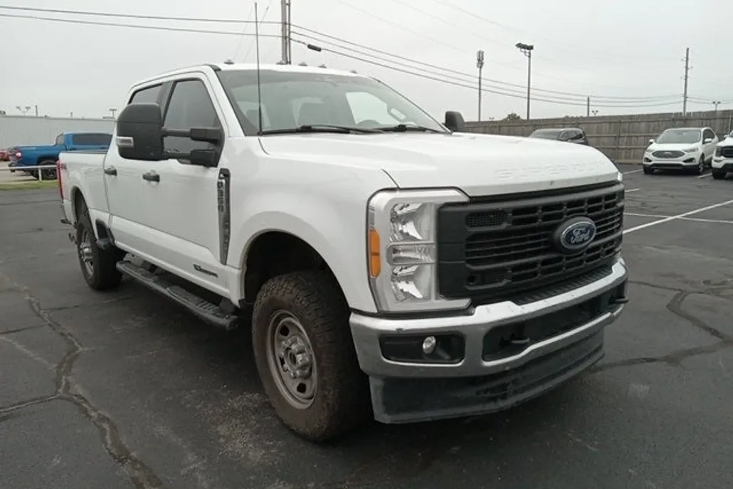 2023 Ford F-350 photo 1