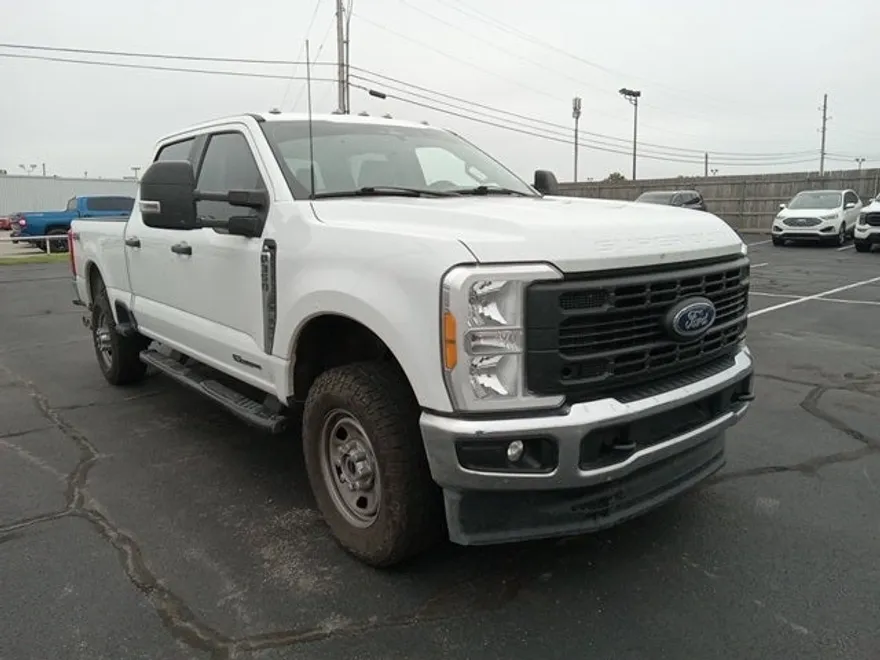 2023 Ford F-350 photo 1